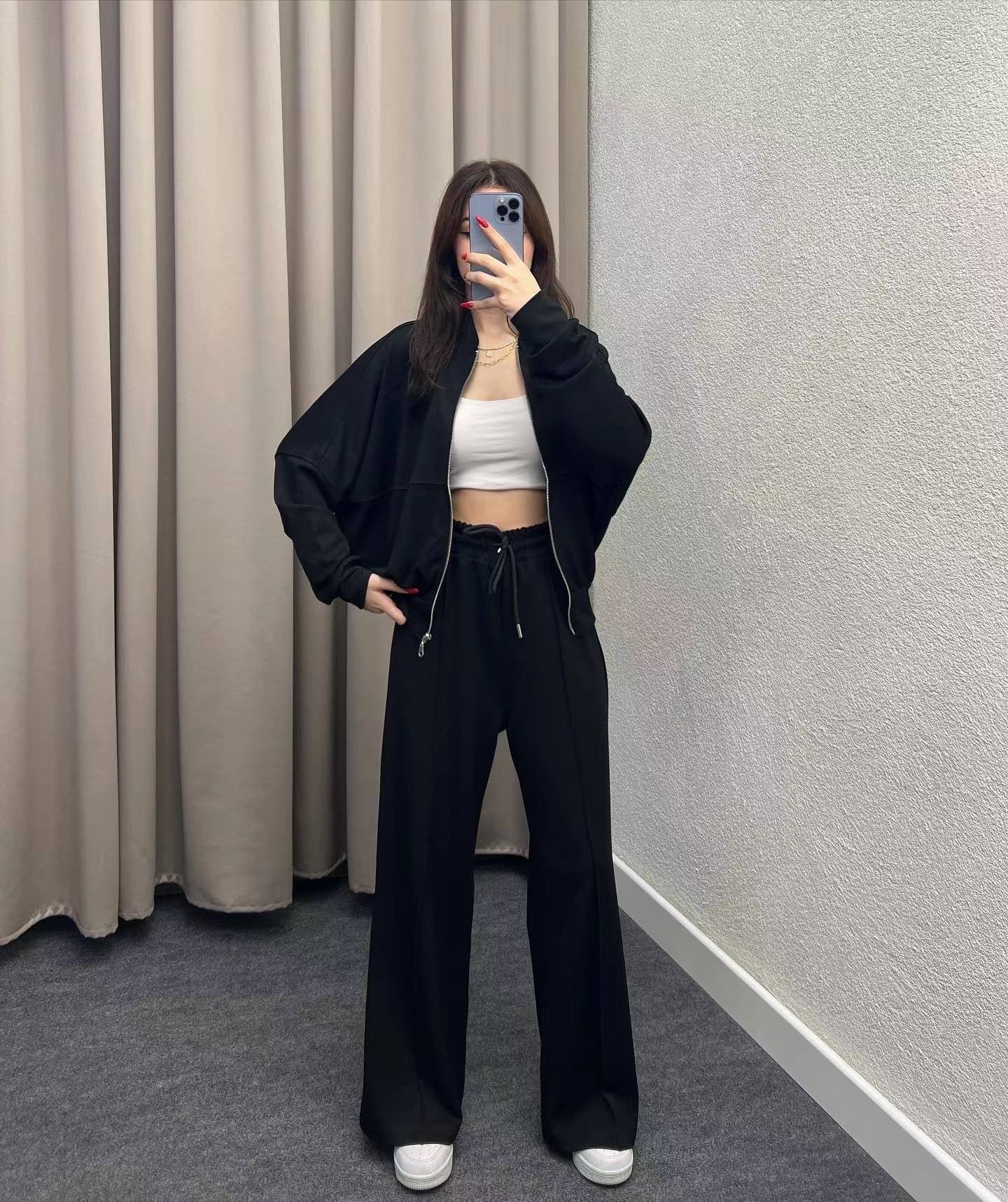 VERA | Mysig, oversize träningsdräkt