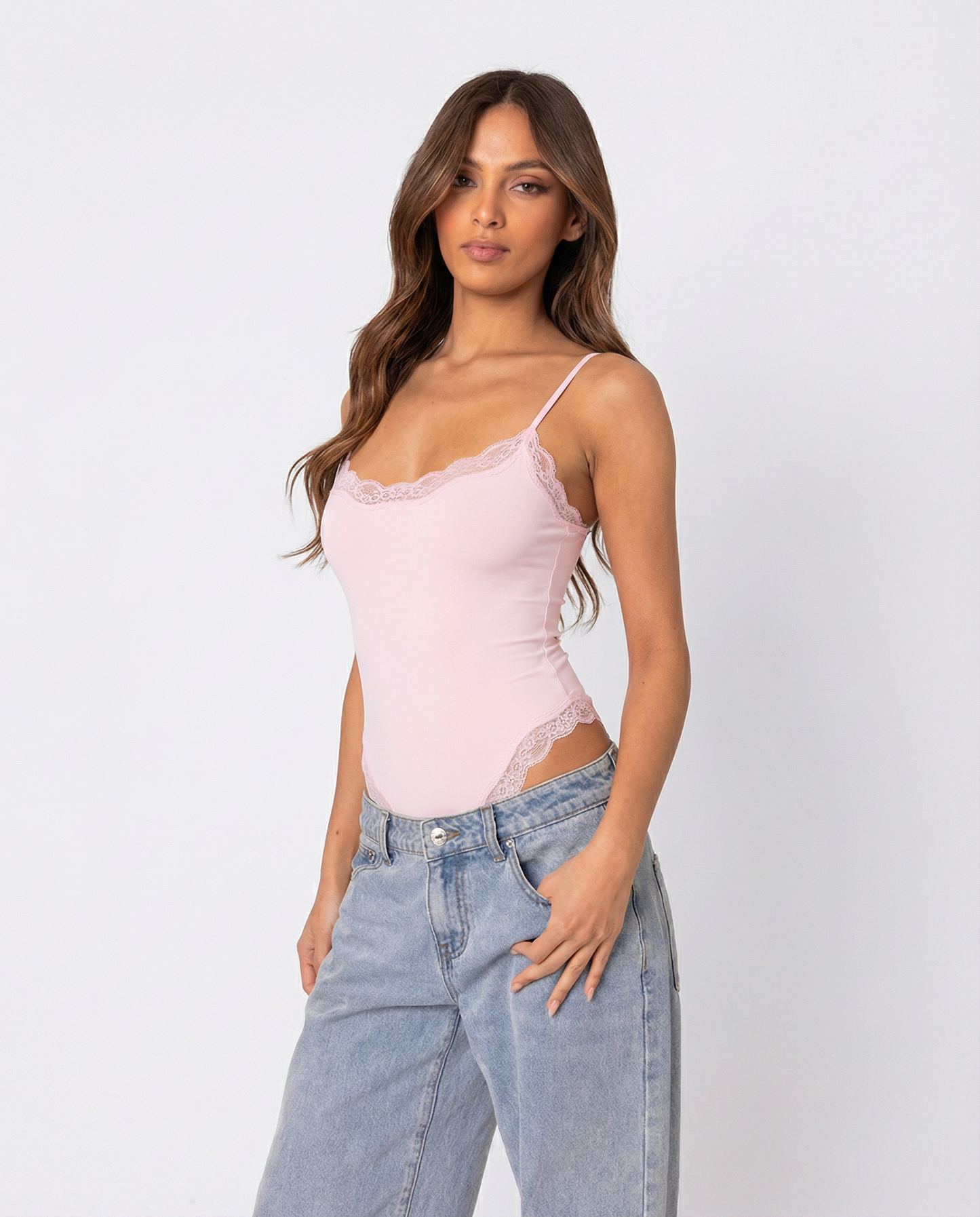 Bodysuit i spets med babydolldesign