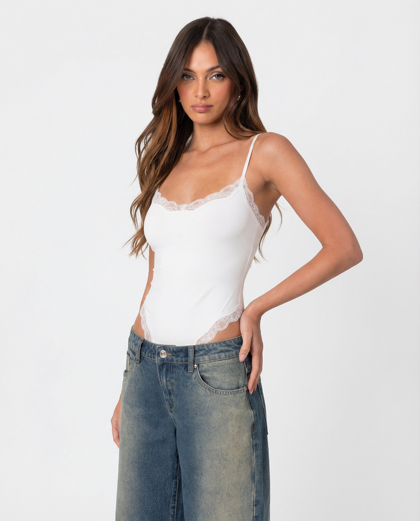 Bodysuit i spets med babydolldesign