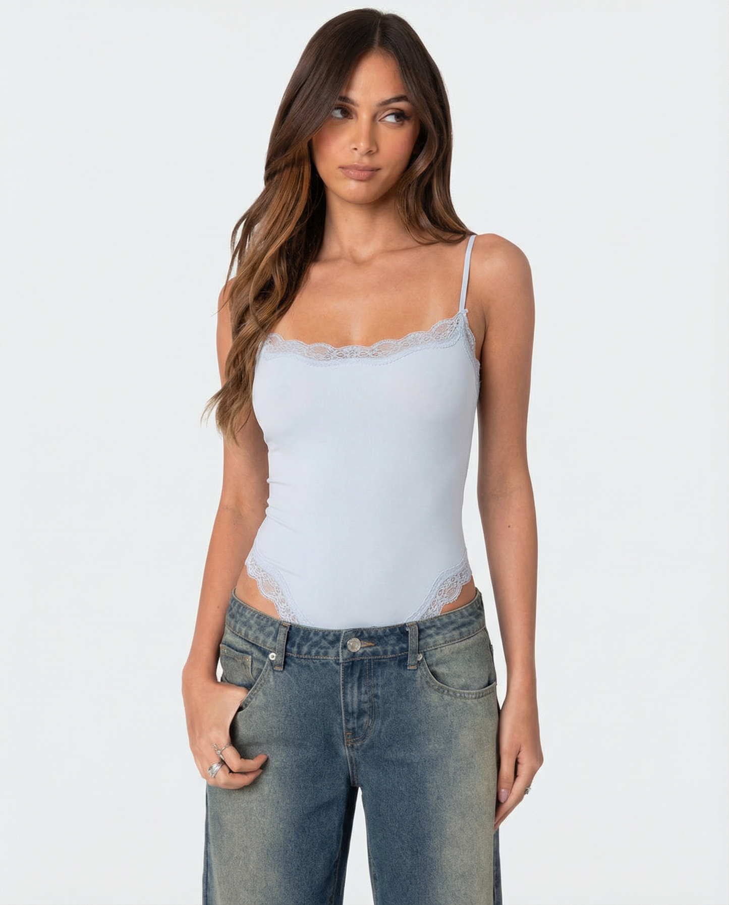 Bodysuit i spets med babydolldesign