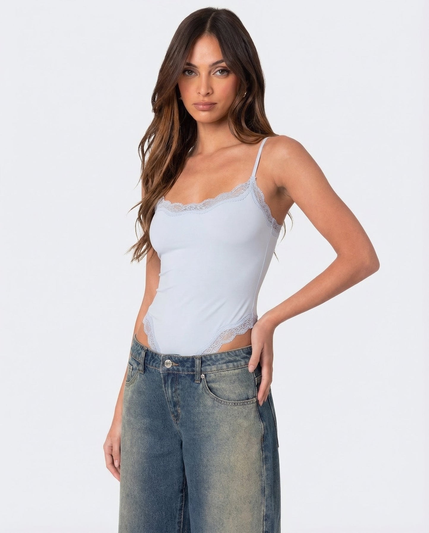Bodysuit i spets med babydolldesign