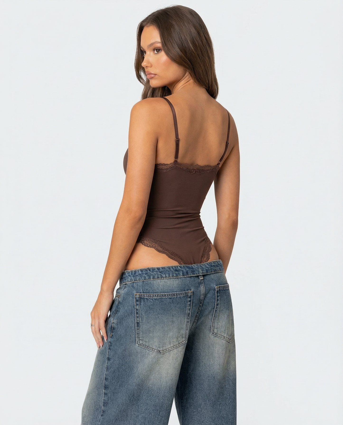 Bodysuit i spets med babydolldesign